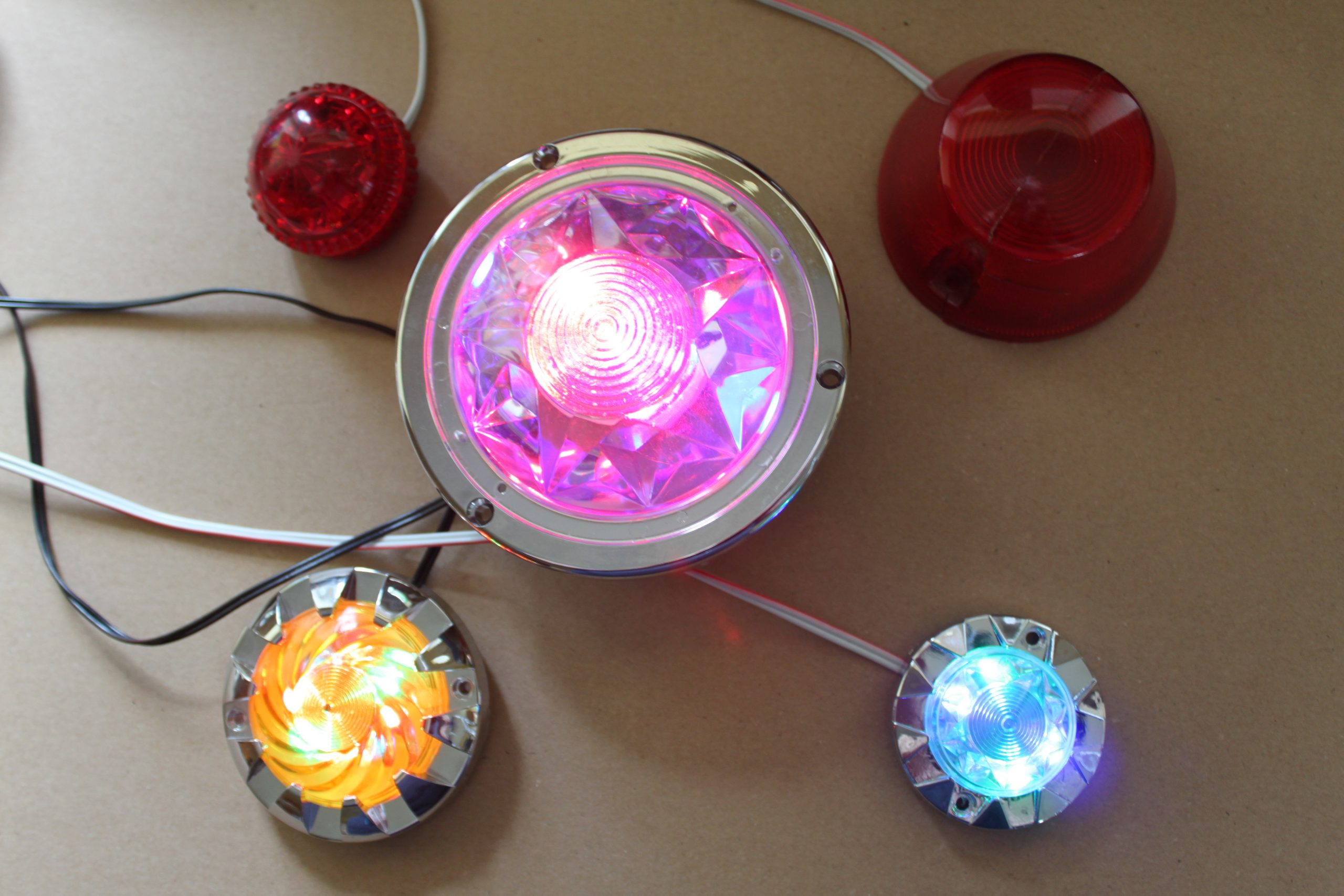 Interaktywne Lampki LED do zabawek wrzutowych
